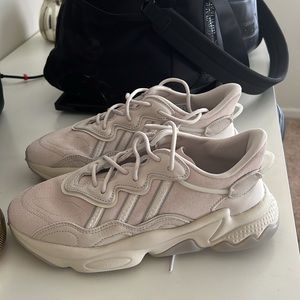 Adidas Ozweegos Size W 6.5, Runs large (fits W 7.5-8)